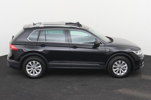 VOLKSWAGEN Tiguan 1.5 TSI Life DSG | Panoramic Sunroof | Camera | ACC | App Connect | Heated Seats | Automatic Airco | Heated Multifunctional Steering Wheel | Tinted Rear Windows