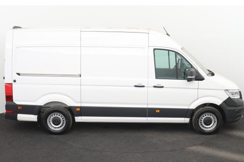 VOLKSWAGEN Crafter e-Crafter Van 35 MWB L3H3 FWD 100kw/136hp | Automatic | Camera | Navigation | Double Integral Front Passenger Seat | Seat Heating Front | Rrar Doubla Door Hinges with 270 Opening Angle | Sliding Side Door Right Side |Mudguards front+rear | Charging C