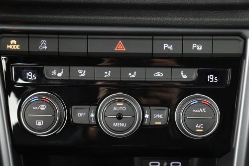 VOLKSWAGEN T-Roc Cabrio 1.5 TSI R-Line | Automatic | Navigation | Camera | Automatic Airco | Seat Heating | Cruise Control | Winter Package | LA Rims